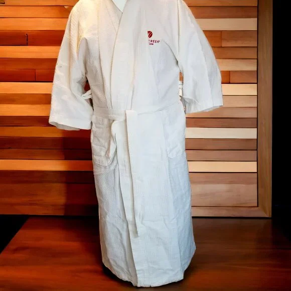 White Unisex Bath Robe Honeycomb/Waffle Weave Wind Creek Bethlehem Casino Resort - Picture 1 of 4
